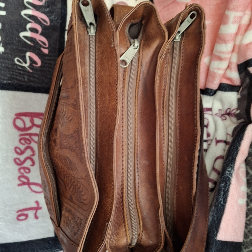 TEXIAN LEATHERS BRAND Brown Tooled Leather Shoulder Bag - Picture 5 of 7